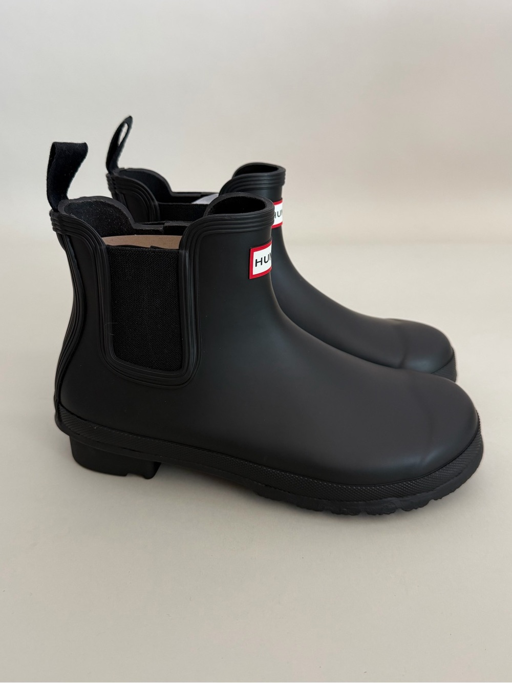 HUNTER Women’s Original Chelsea Boots in Black - Picture 2 of 10